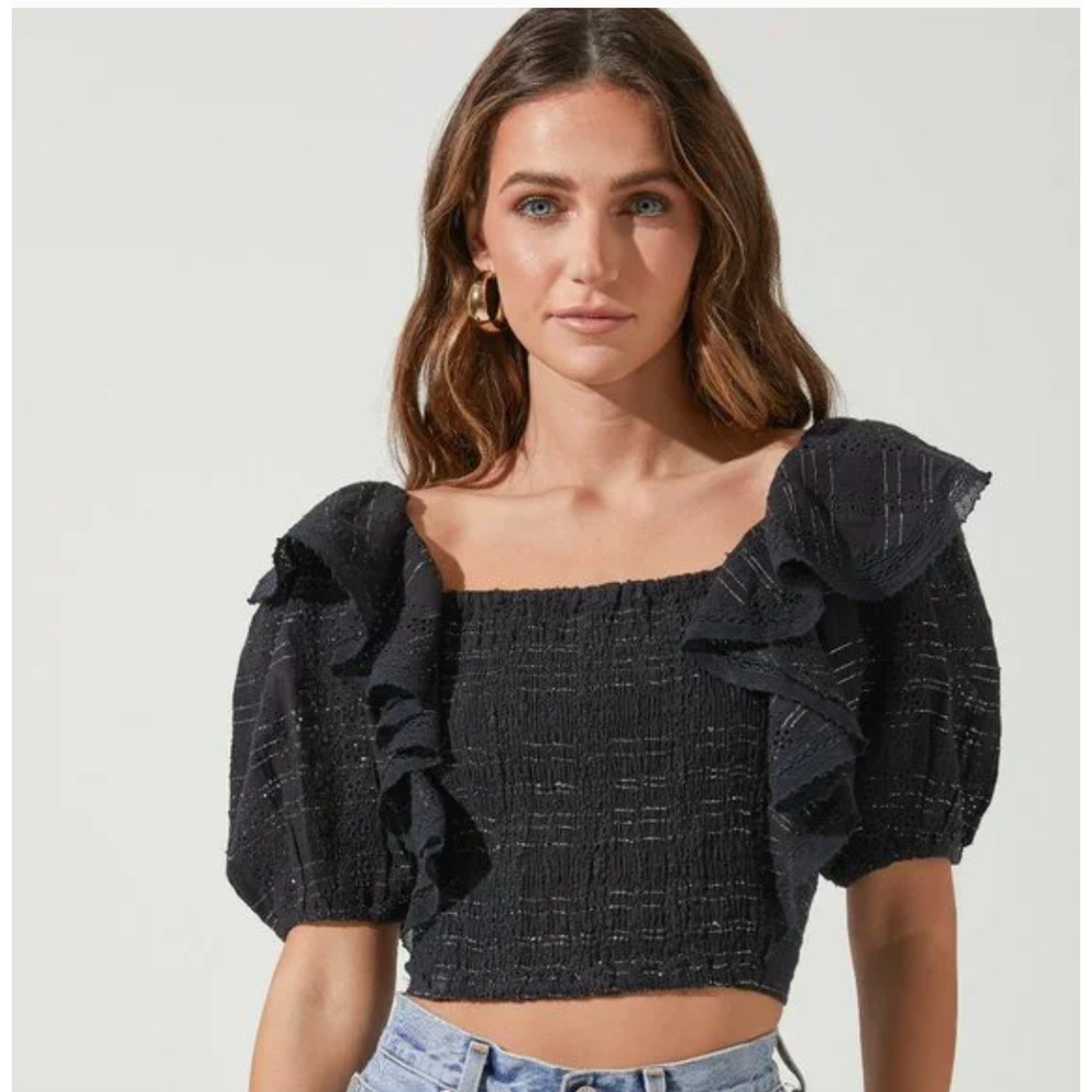 ASTR The Label NWT Nardini Top Black ACT16535 Ruffle Eyelet Crop Top